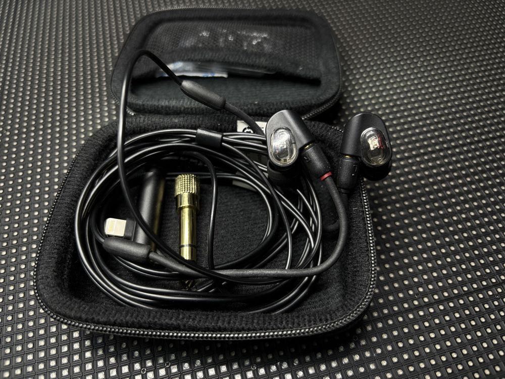 Audio-technica E-50 (monitory douszne)