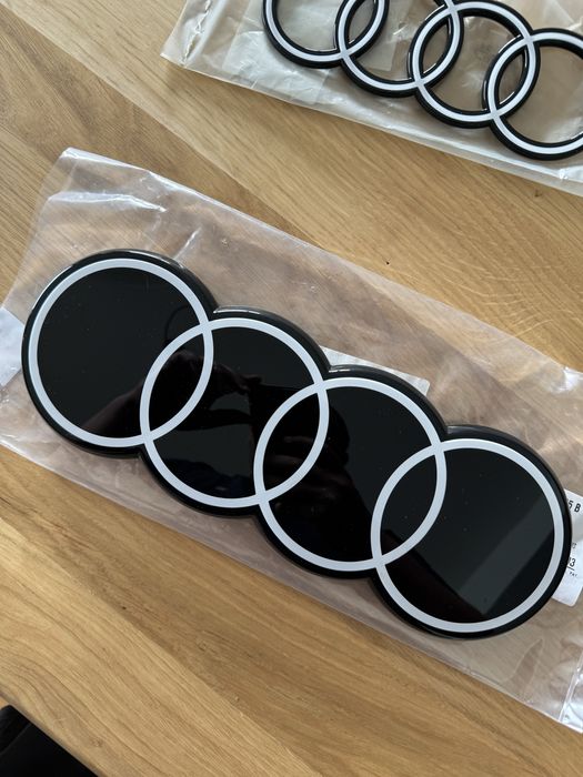 Símbolos Audi Q8 e-tron 2024