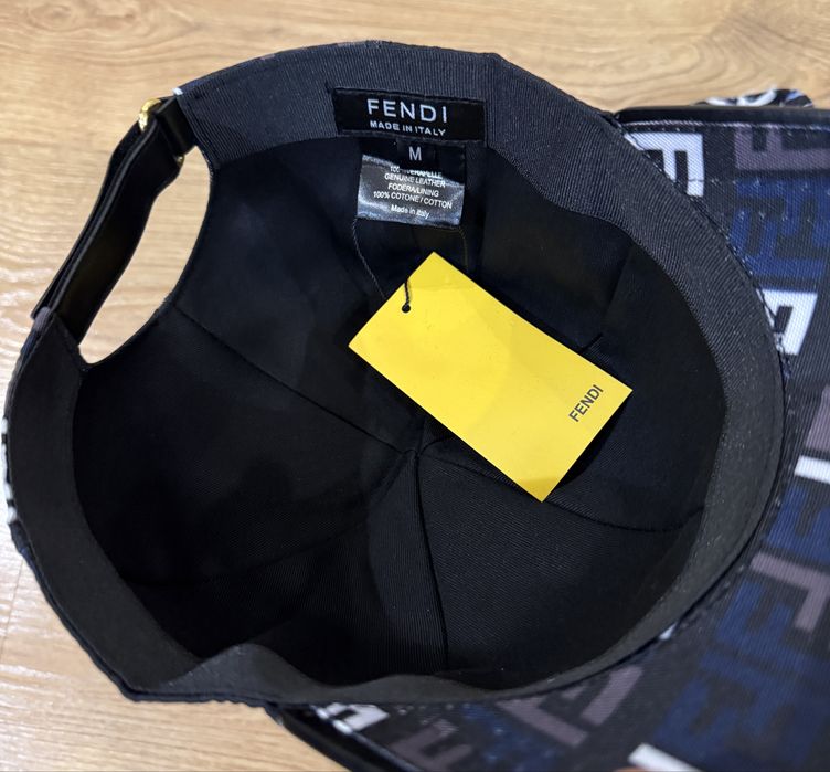 Кепка  LV Louis Italia синя