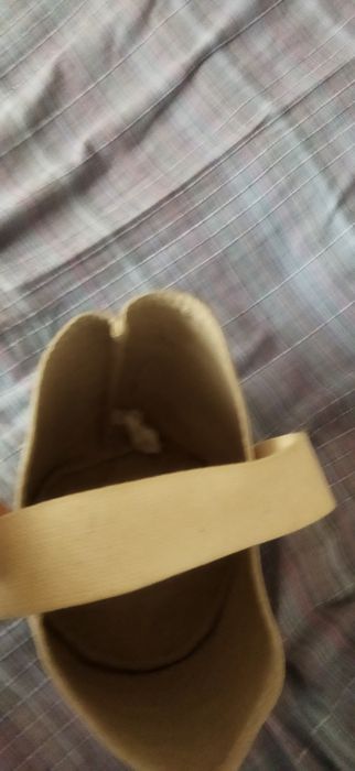 Гарна кремова кругла сумка