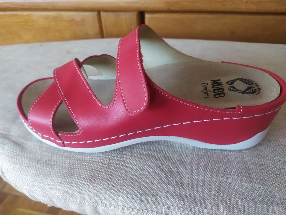 Кожаные женские сандалии