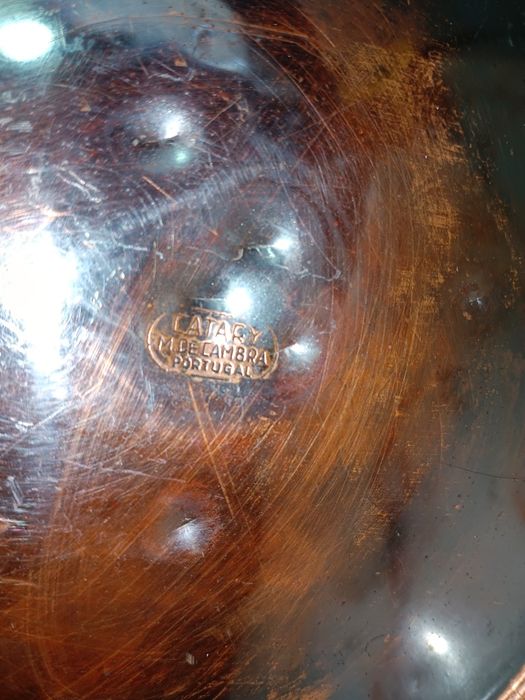 Belíssimo jarro em latão polido "LATARY M DE CAMBRA PORTUGAL" medidas: