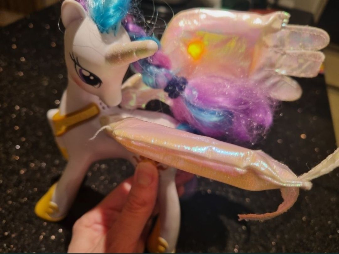 Księżniczka Celestia duży kucyk Pony 23cm świecąca interaktywna mówi