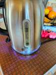 Продам електрочайник Russell Hobbs