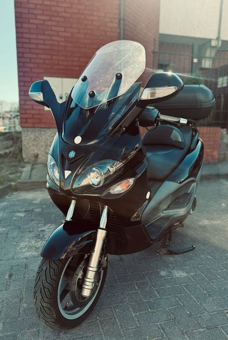 **Piaggio X9 500 – mocny, komfortowy, gotowy do jazdy, grzane manetki*