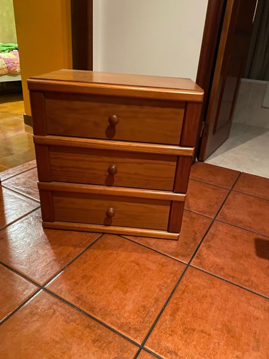 Cama de solteiro + cómoda