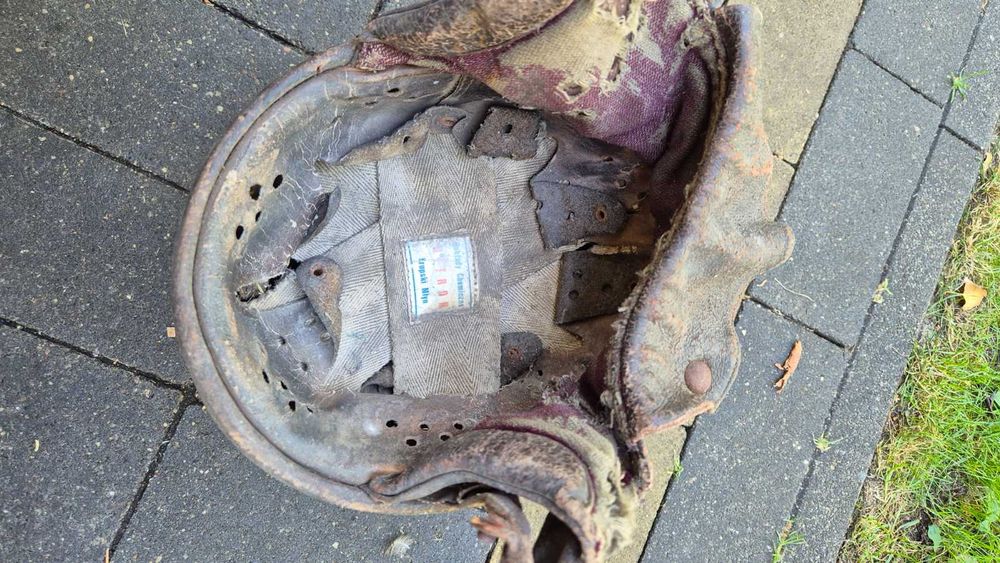 Oryginalny Kask orzeszek PRL