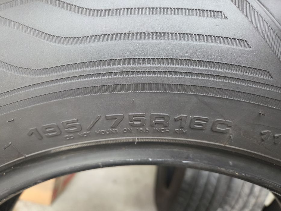4 szt Opony Całoroczne  GOODYEAR Vecror4Seasons 195/75/16C