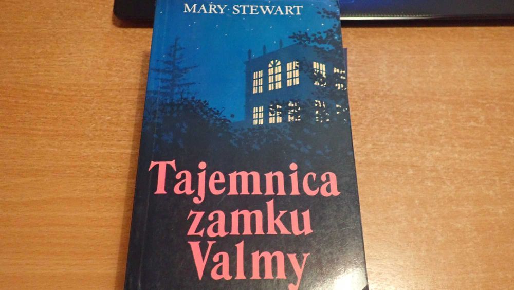 tajemnica zamku Valmy-stewart