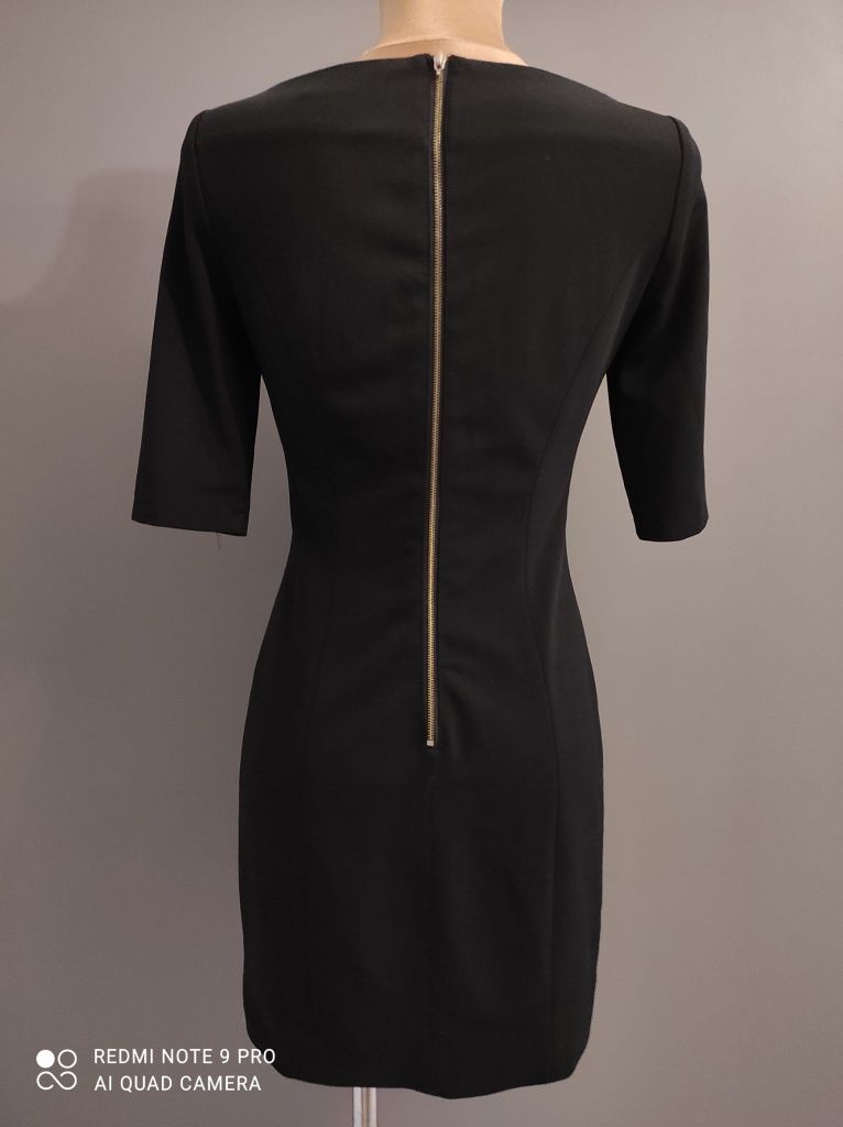 Czarna sukienka Elisabetta Franchi per Celyn-B, ozobony łańcuch, XS S