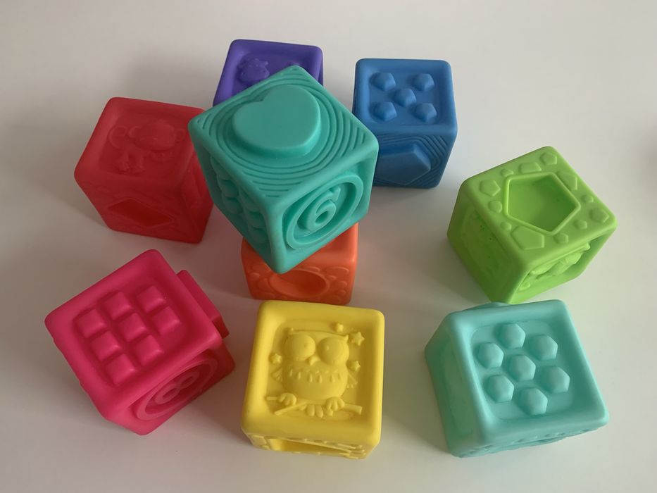 Klocki gumowe SMIKI sensoryczne + klocki drewniane