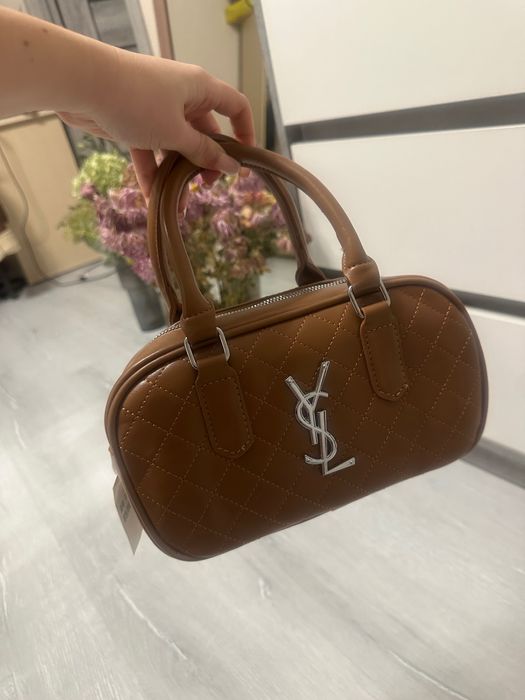 Стильна коричнева сумочка