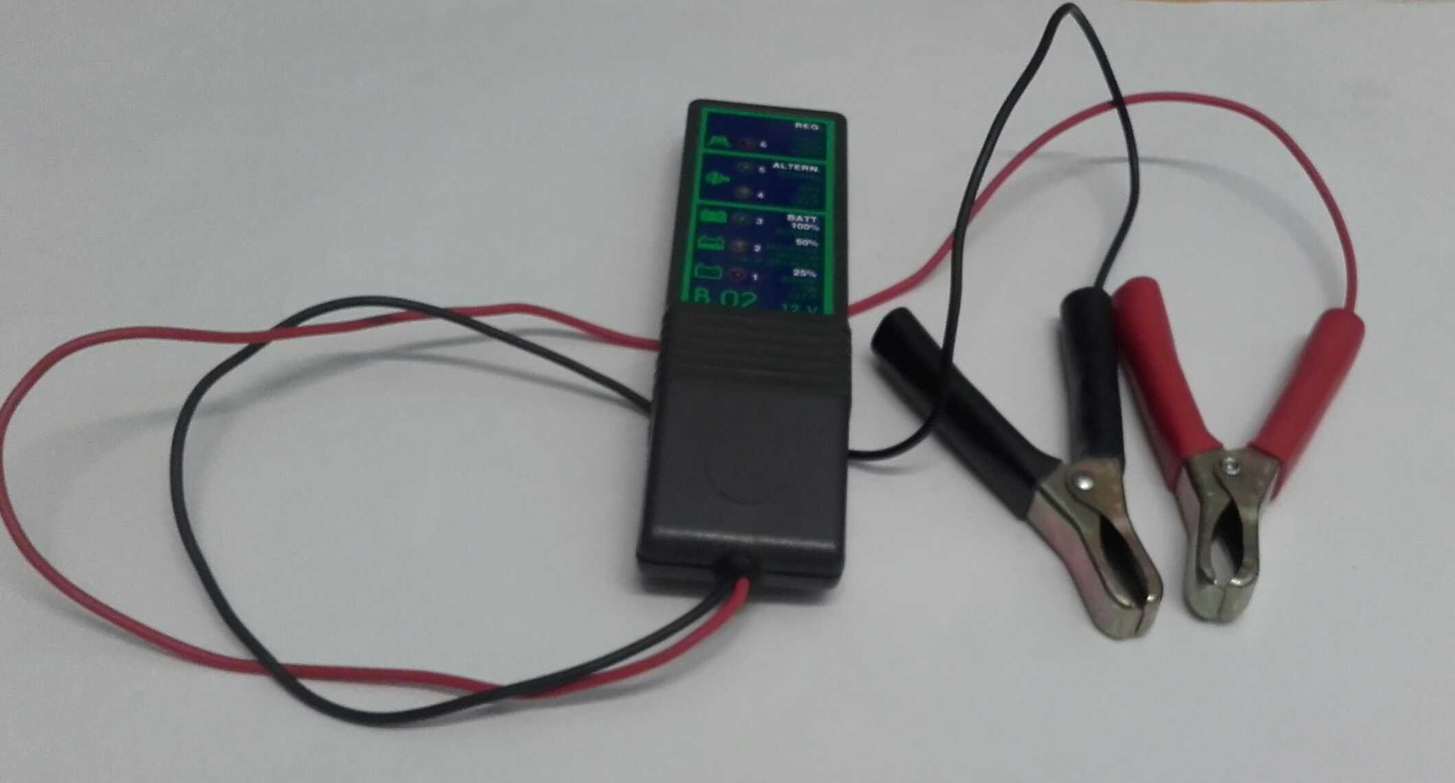 Testador de bateria e alternador.