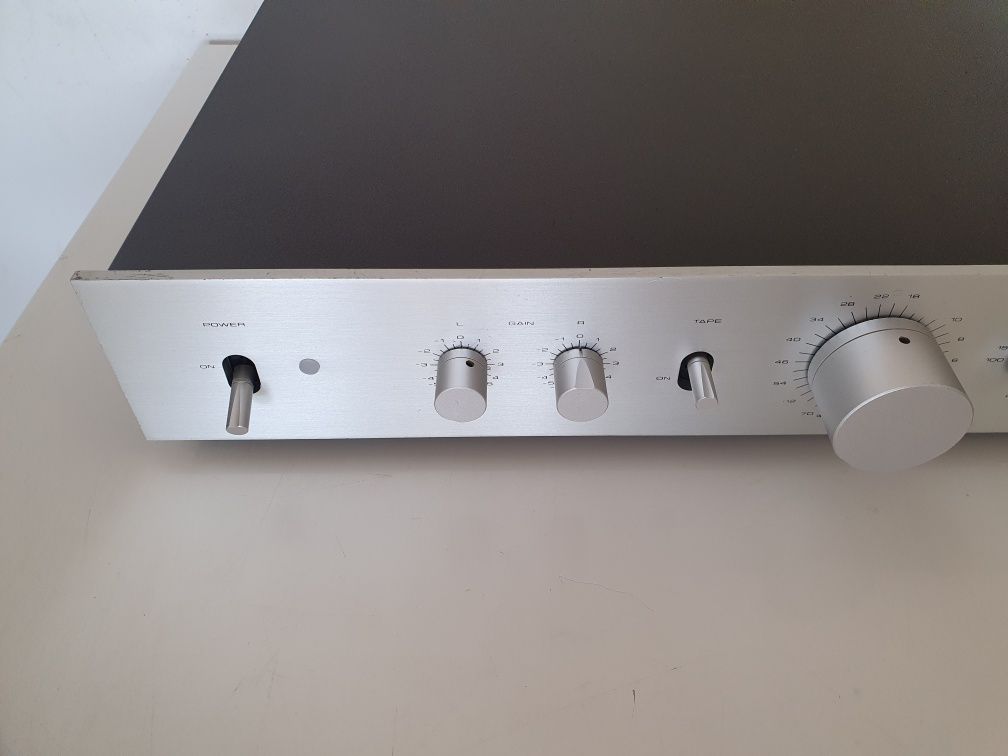 Pioneer C-21 przedwzmacniacz stereo  SPEC