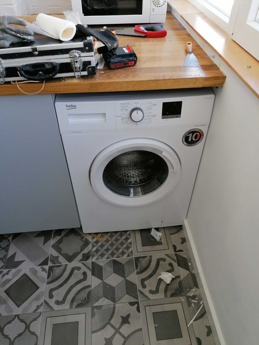 Quarto Suite Almada Junto Praça