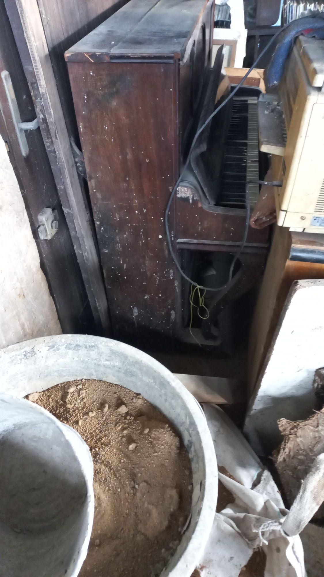 Pianino A.Girbing poniemieckie