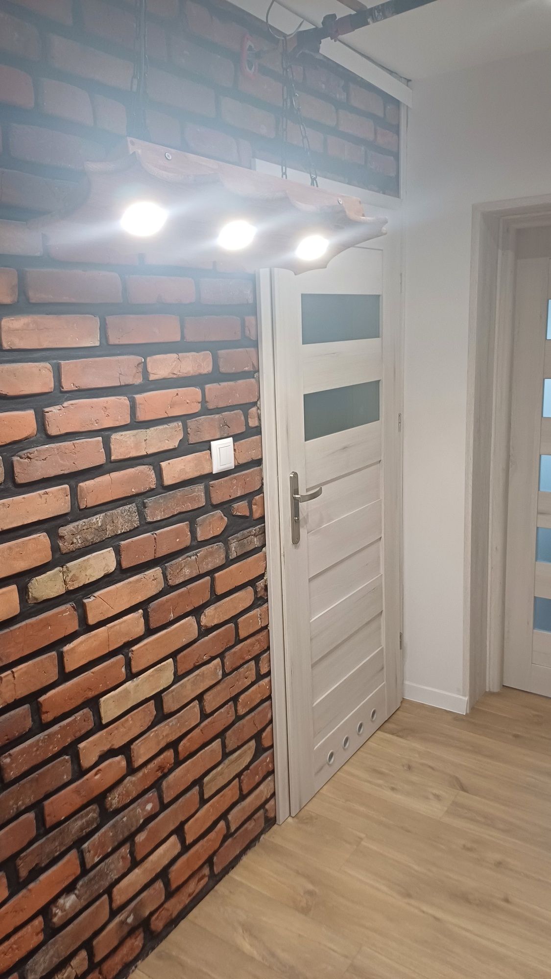 Lampa wisząca z drewna loft