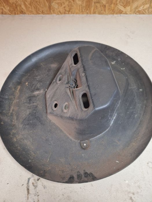 Osłona koła zapasowego Mercedes r129