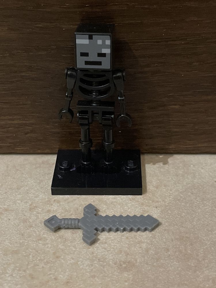 Lego Minecraft czarny szkielet