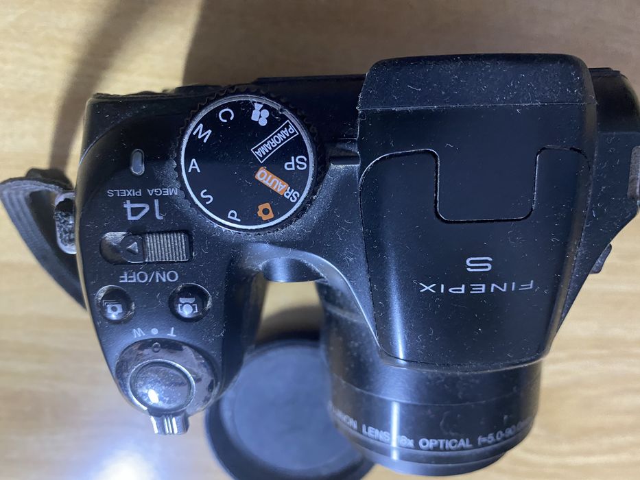 Máquina fotográfica FujiFilm Finepix avariada