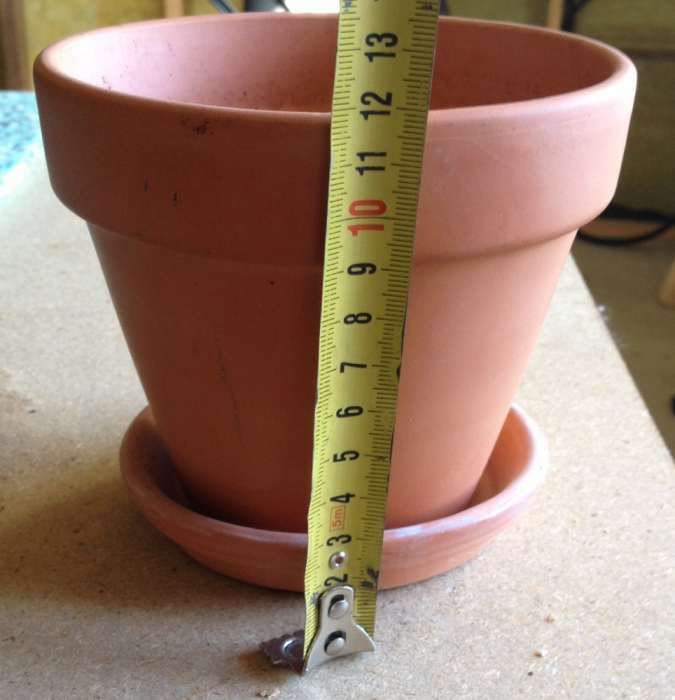Vasos em terracota com prato