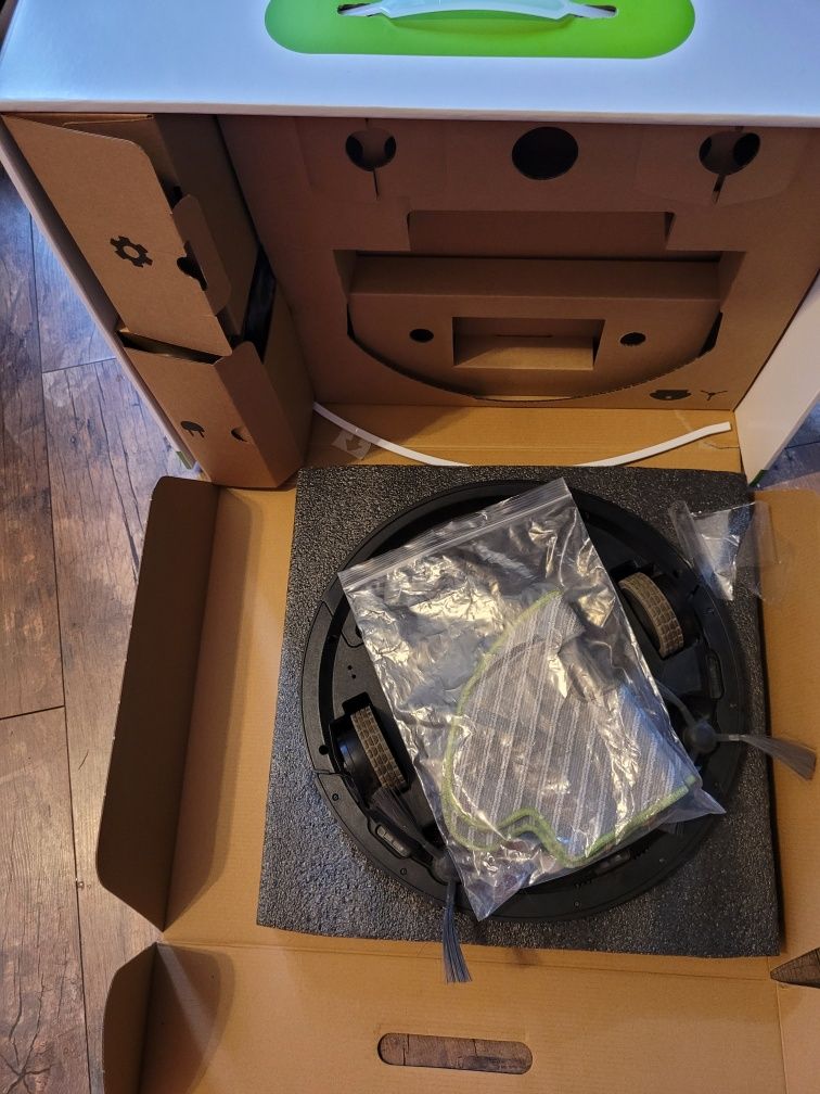 Sprzedam używany odkurzacz z mopowaniem iRobot Roomba Combo
