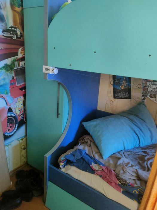 Двоярусне ліжко, кровать