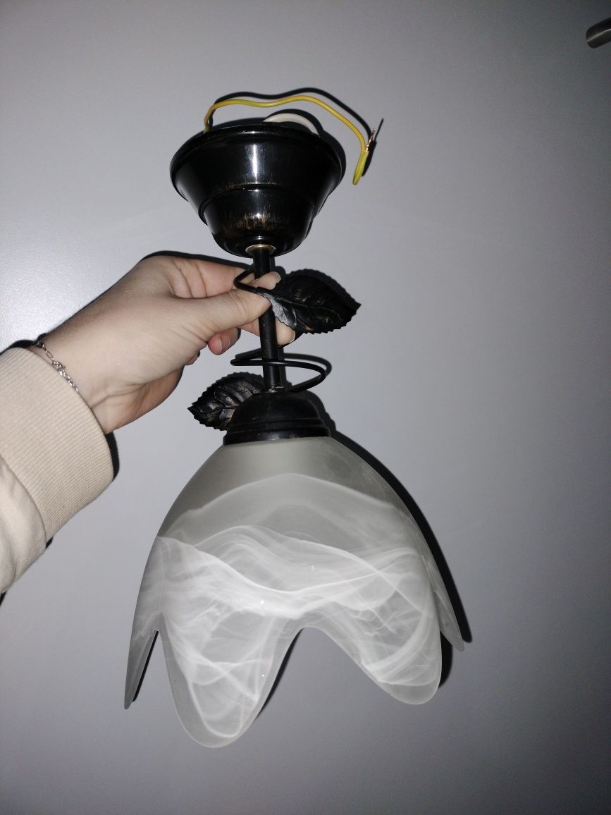 Lampa wisząca   mosiężną.