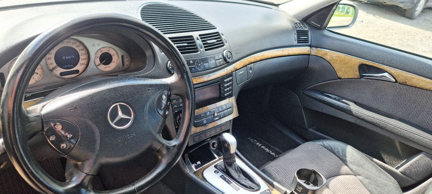 Mercedes w211 Avantgarde 2.2 cdi automat, xenon,kombi