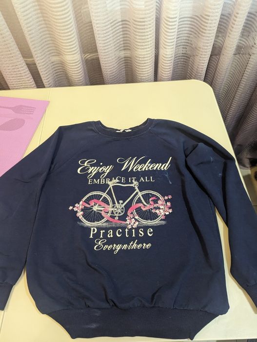 Продам свитера и чёрное трикотажное платье