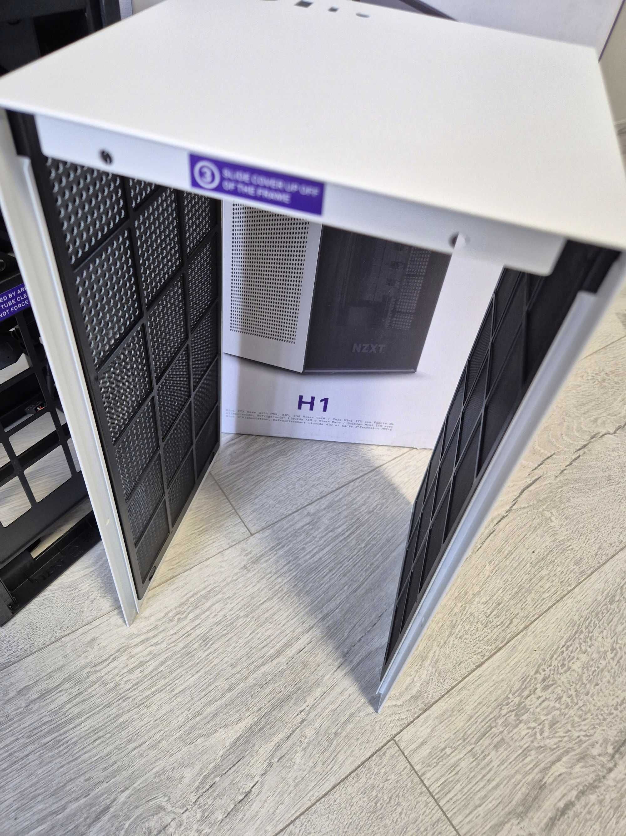 mini-ITX корпус NZXT H1 з блоком живлення NZXT 650W GOLD + райзер