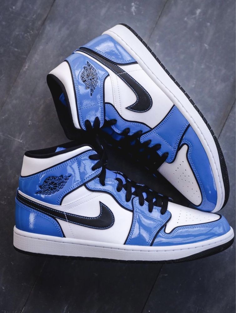 Оригінал Кросівки Nike Air Jordan 1 Mid SE Signal Blue Джордан сині