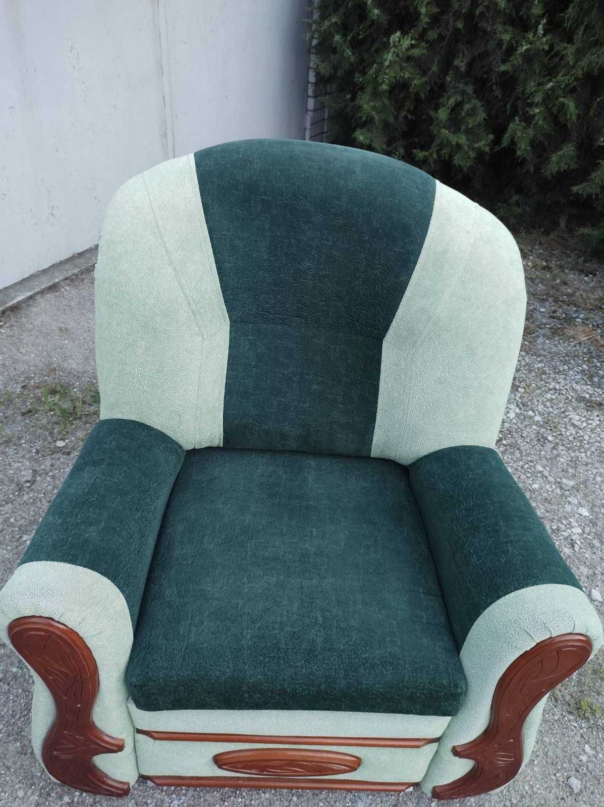 добротное солидное объёмное комфортное кресло-кровать 2шт.отлич.сост.