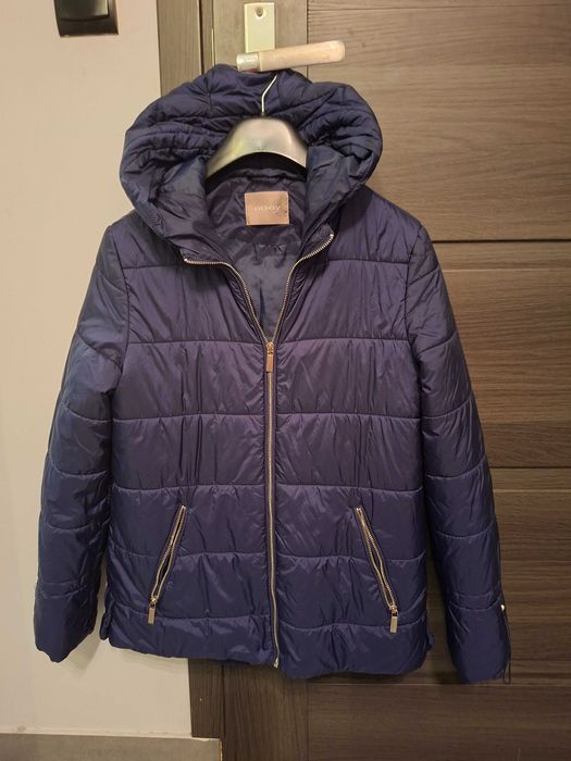 Damska kurtka z kapturem