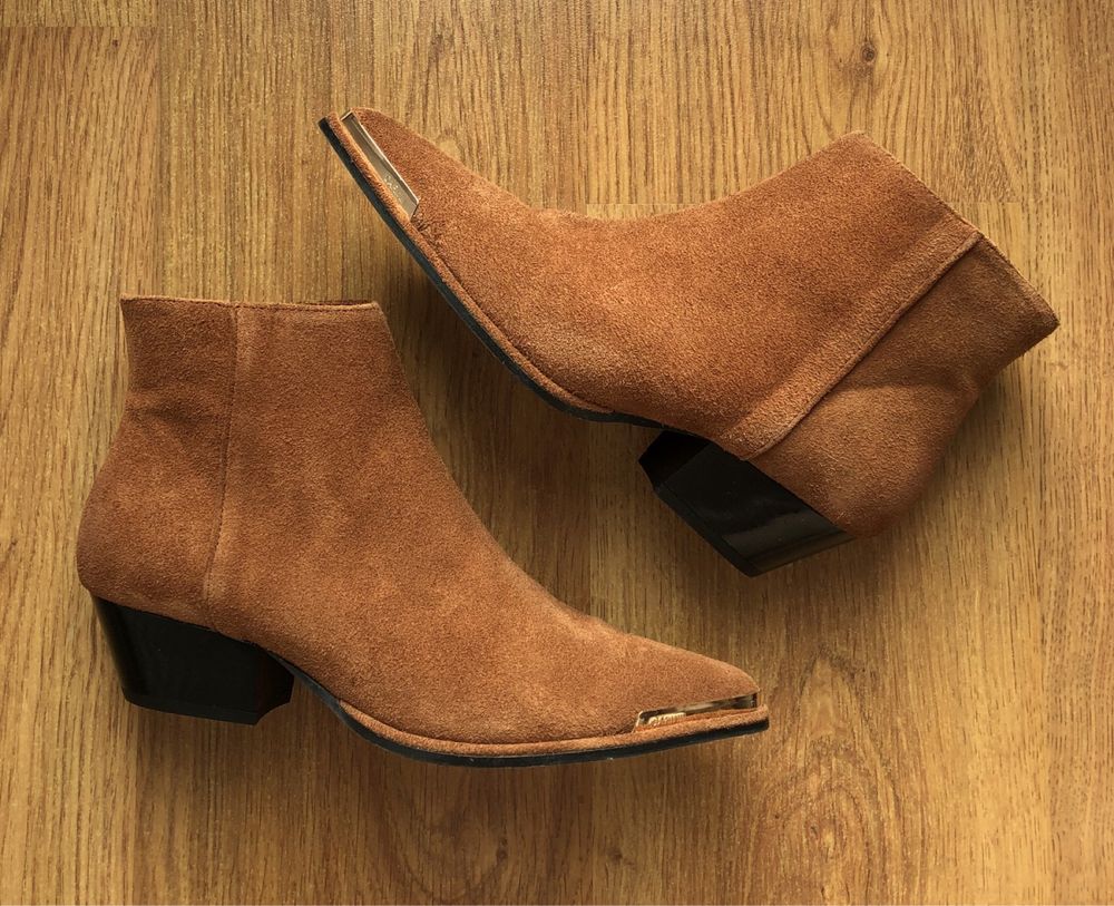 Nowe kowbojki Carinii ankle boots skórzane skóra zamsz 40