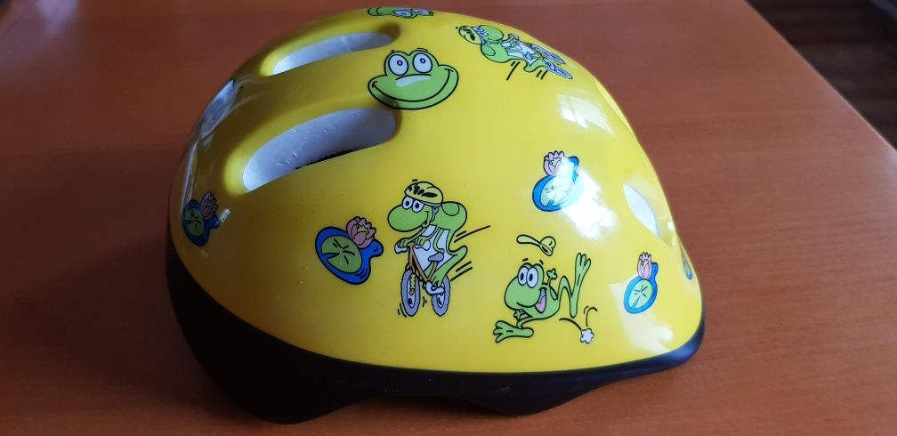 Kask na rower deskorolke i łyżworolki