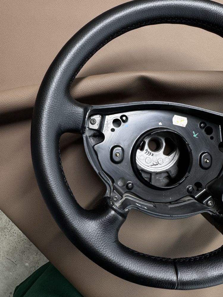 Перетягнуте кермо Mercedes w211 на обмін
