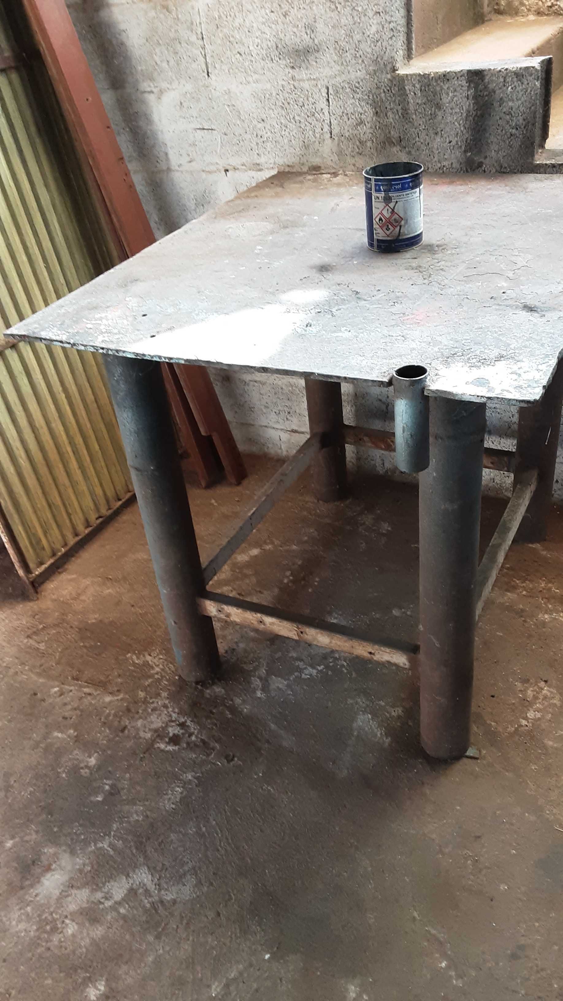 Mesa de soldadura em ferro