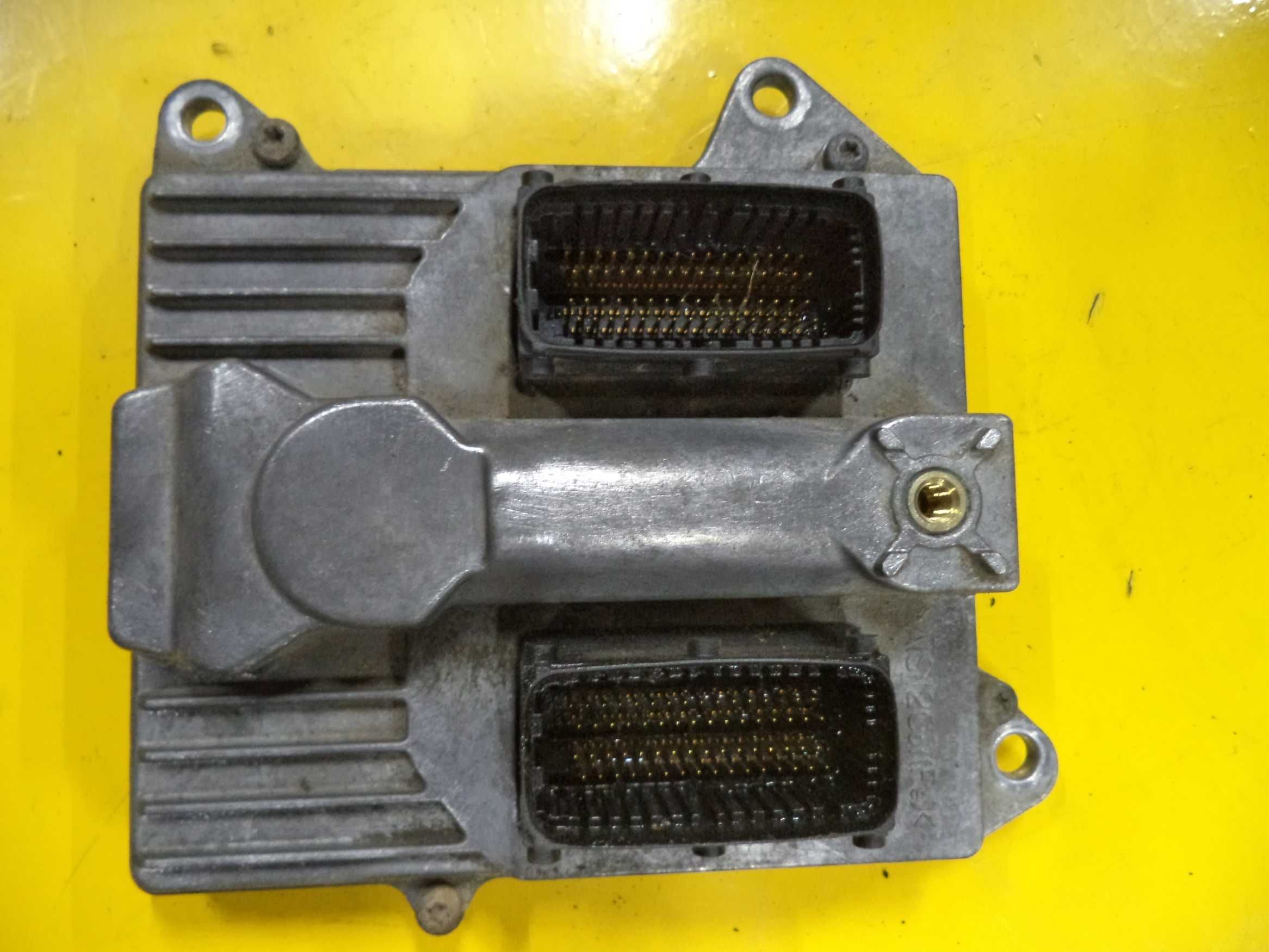 Блок управления двигателем Opel Vectra C Opel Signum (2,2) з 02-08 р.в