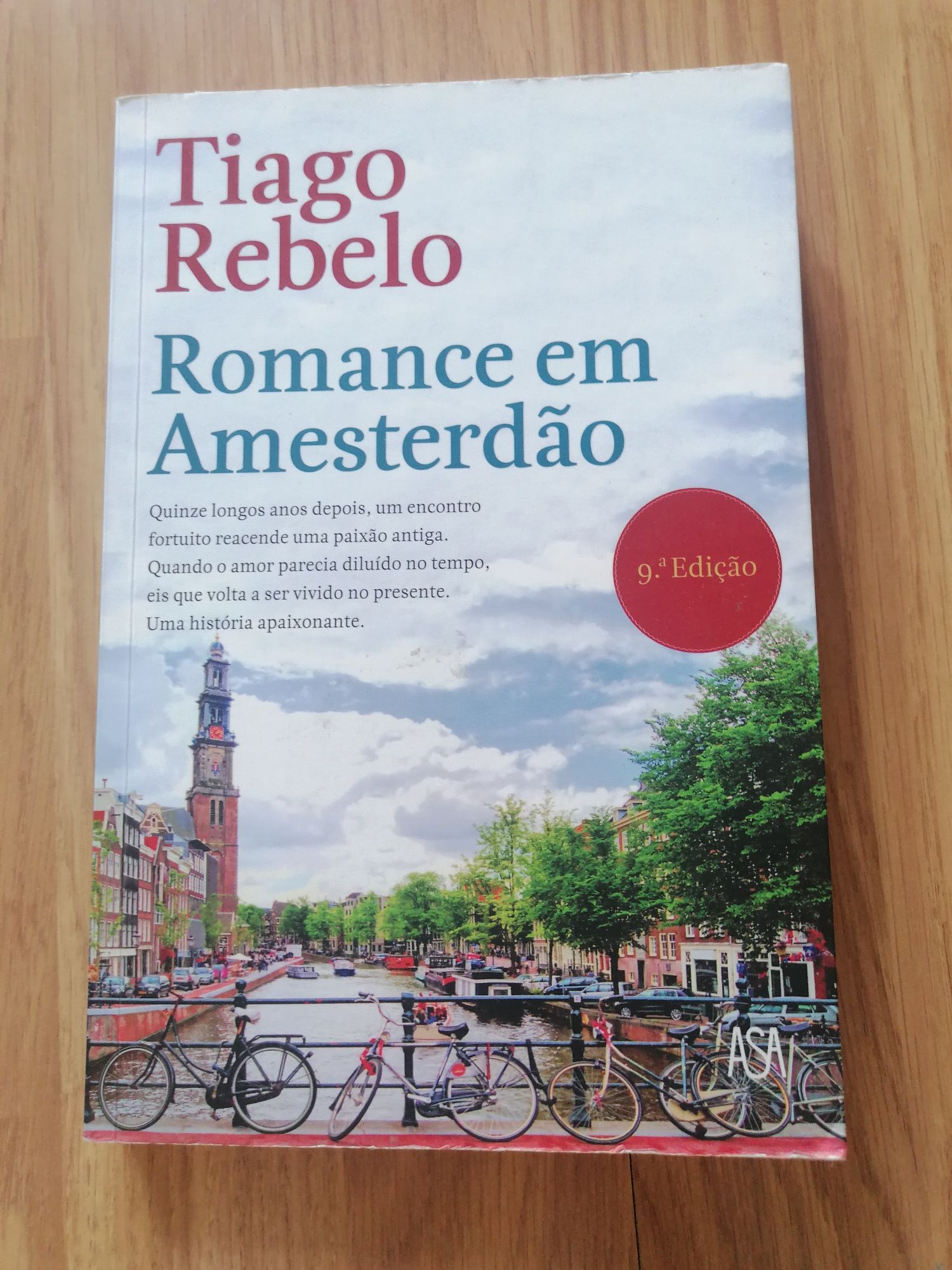 Romance "Romance em Amesterdão"
