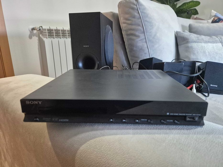 Home cinema sony dav tz140