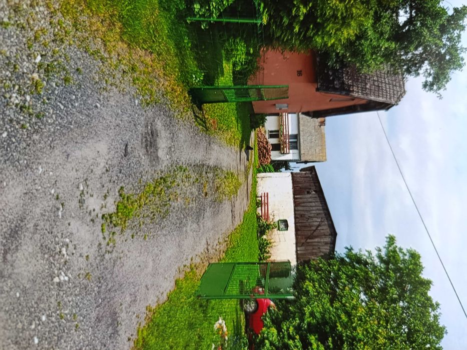 Sprzedam dom i mieszkanie na działce siedliskowej - 0.5 ha.