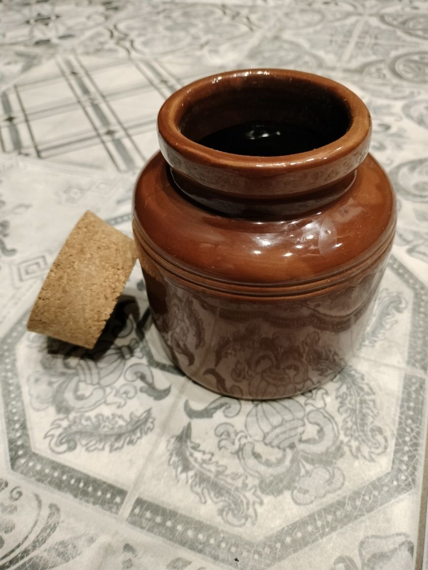 Pojemnik ceramiczny z korkową przykrywką
