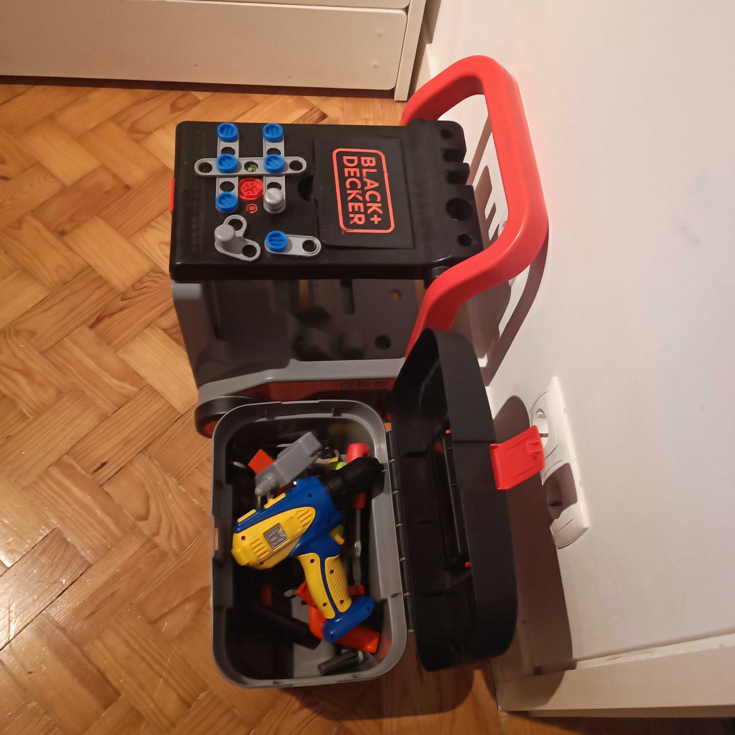 Mesa e carrinho trabalho Black and Decker