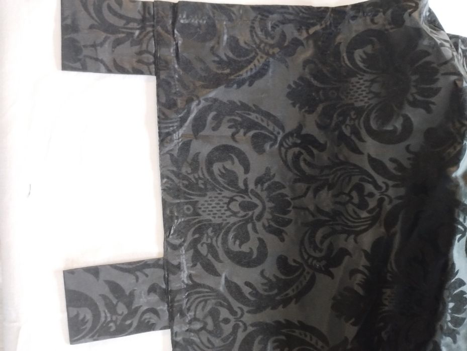 Zasłony czarne dekoracyjne.