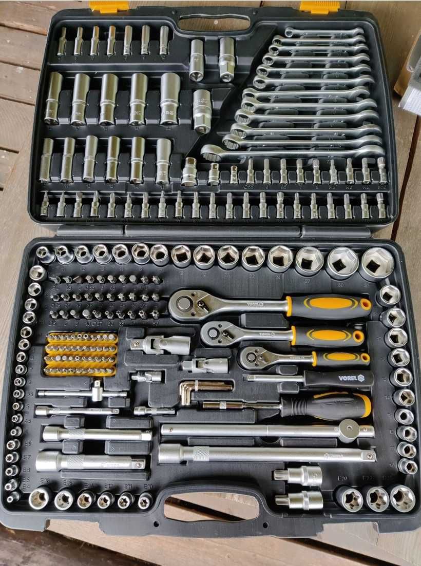 Набор ручного профессионального инструмента Vorel 58700 на 216 штук