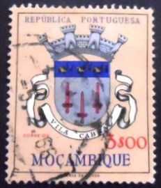 Filatelia - Álbum com 44 selos usados - Moçambique