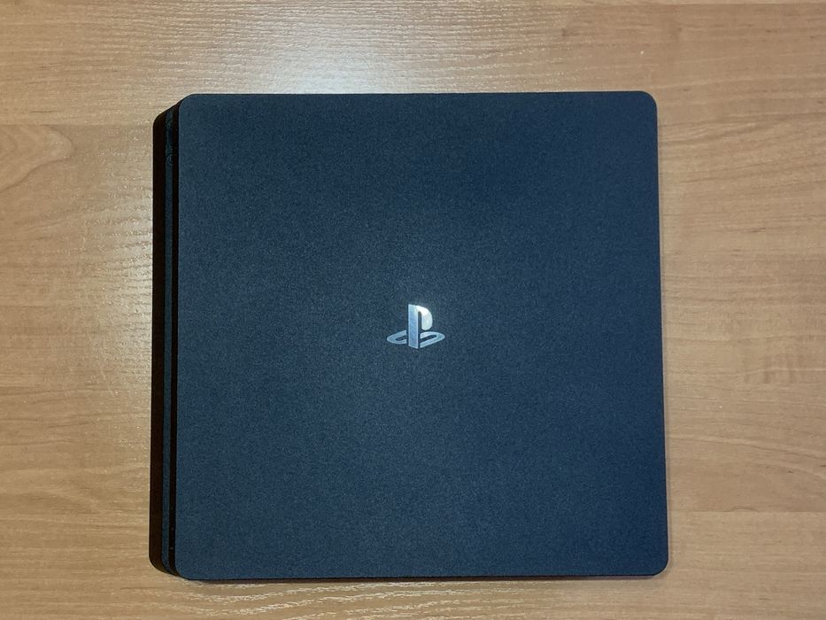 Playstation 4 slim 1tb + 3 гри