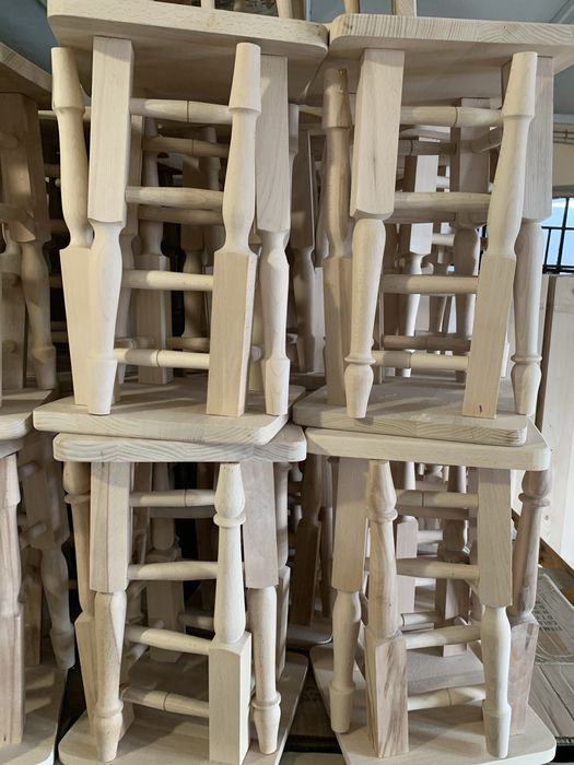 Табуретки, стільці, крісла розкладні