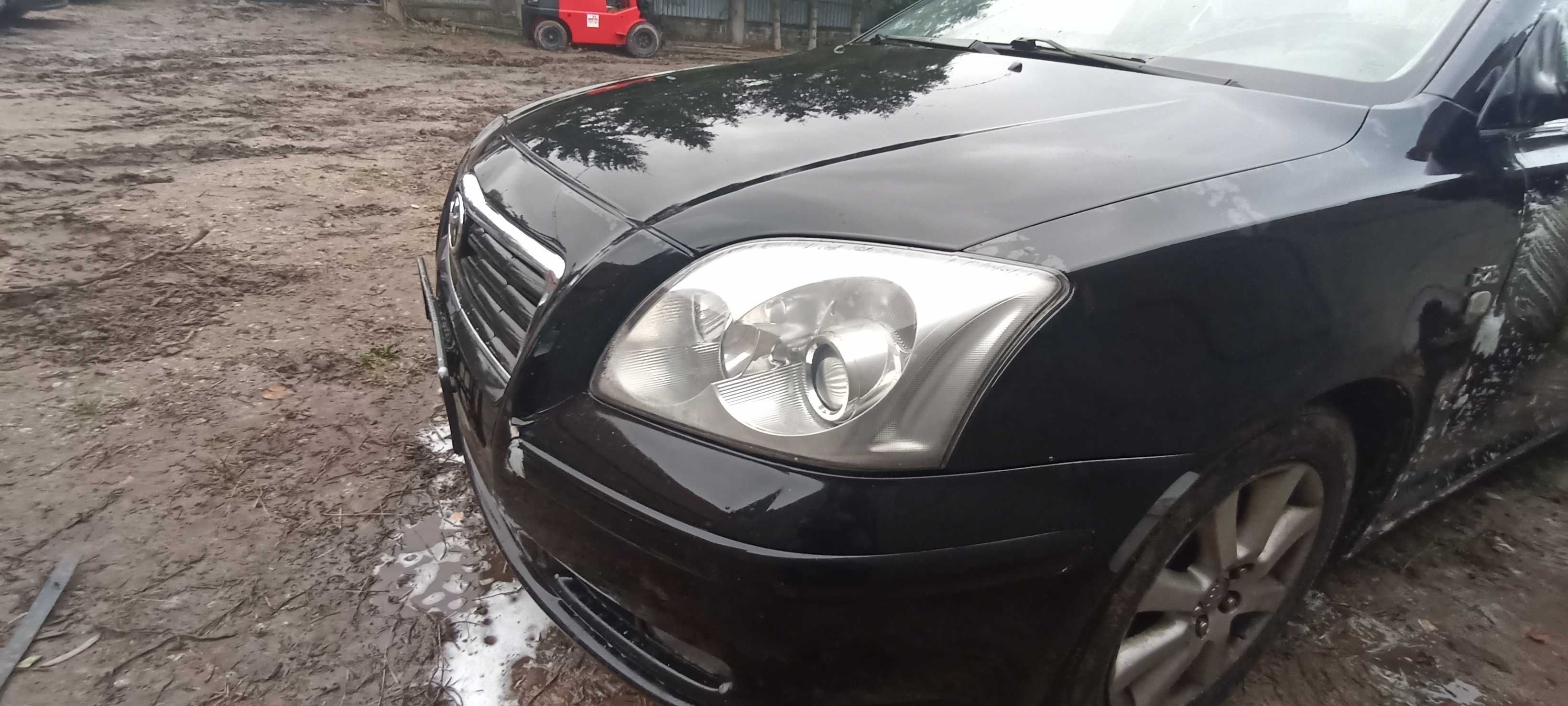 toyota avensis t25 2.0 d4d 1cdftv lak 209  samochód na części